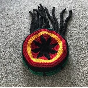 Rasta hat Jamaican dreads